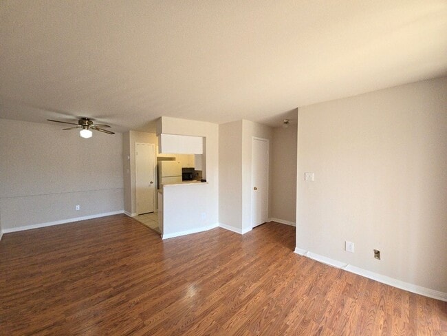 Building Photo - 2626 Holly Hall St