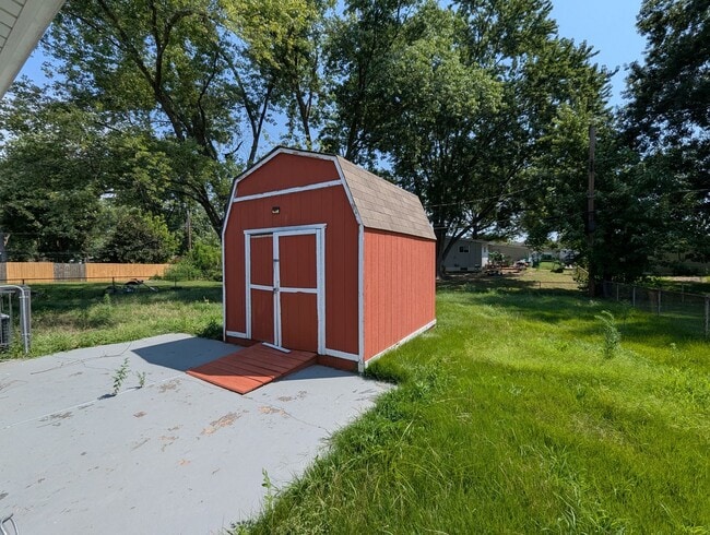 Building Photo - Sunlit Spaces in Florissant - Section 8 Fr...