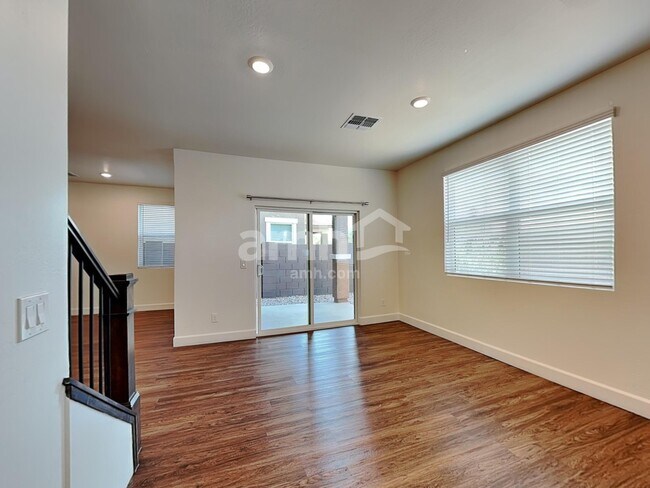 Building Photo - 678 W Bosal Dr