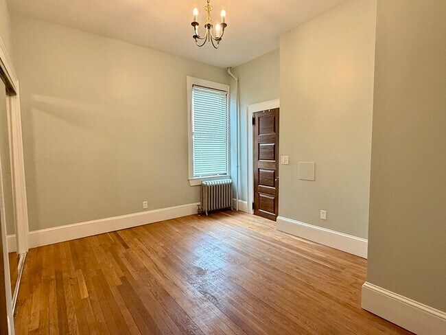 Building Photo - 114 Church St