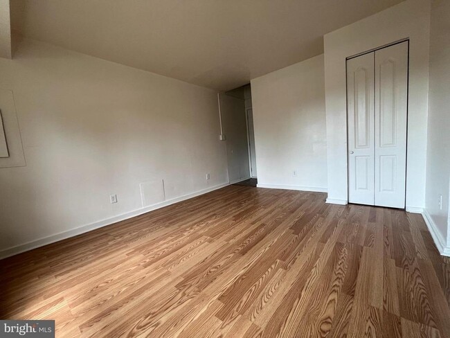 Building Photo - 414 N High St