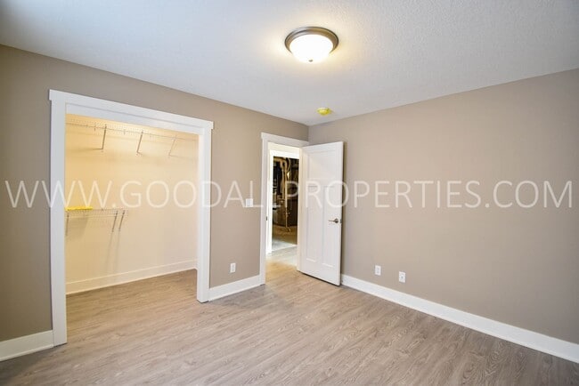 Building Photo - 4 Bedroom 3 Bathroom Ranch with a Finished Basement in Waukee