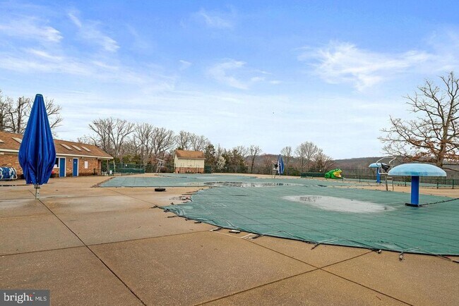 Building Photo - 1005 Aquia Dr