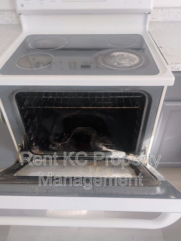 Building Photo - 6021 N Topping Ave