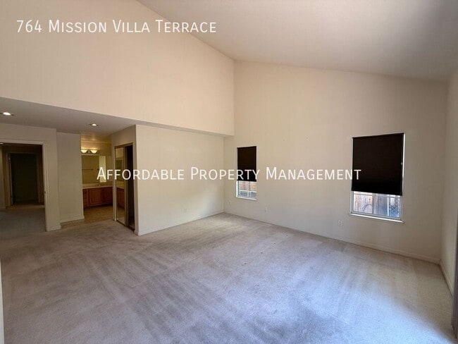 Building Photo - 764 Mission Villa Terrace