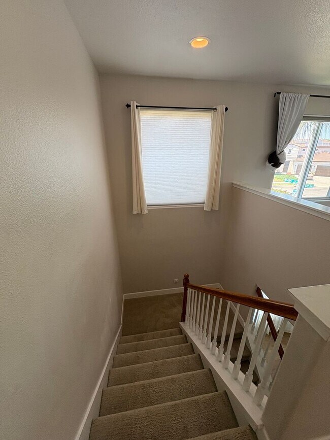Building Photo - NW Two story home, located in Foxwood subd...