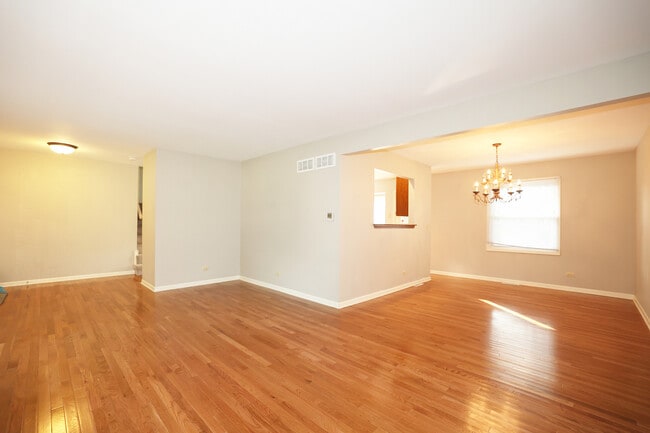 Building Photo - 1329 Stonegate Rd