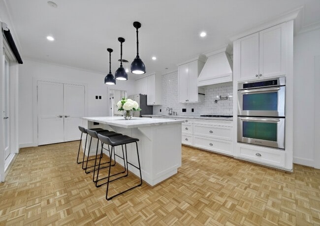 Building Photo - 33 River Hollow Ln