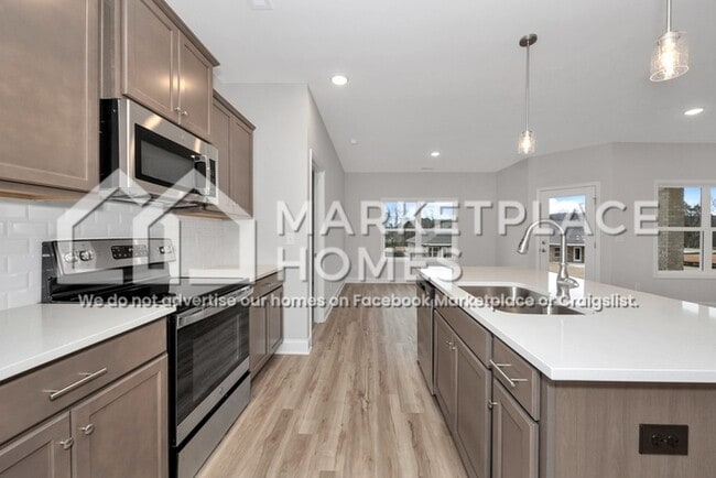 Building Photo - 129 Rose Vly Dr