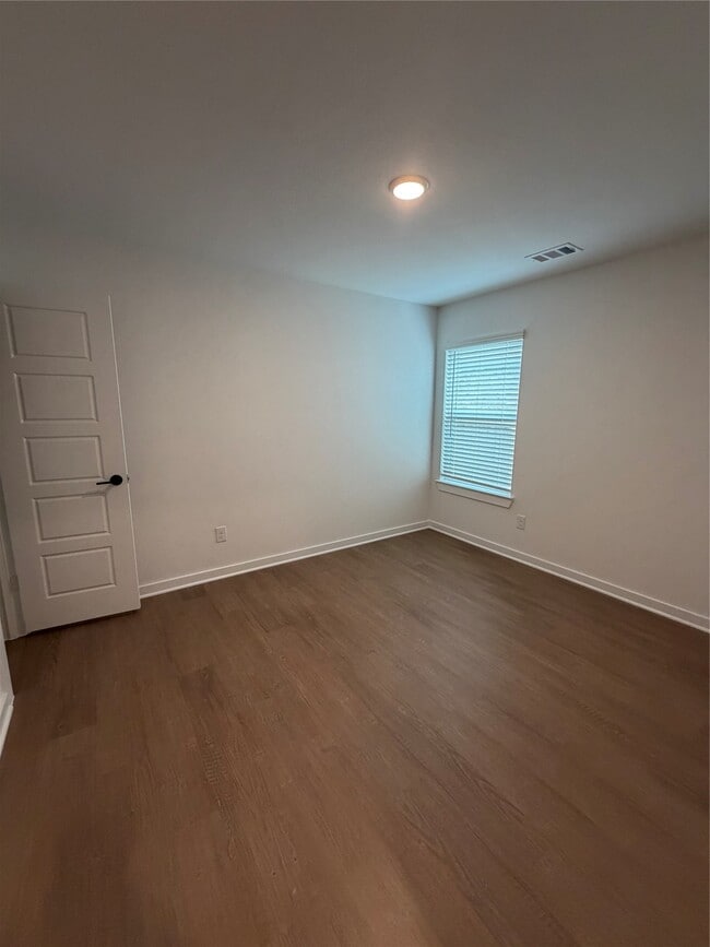 Building Photo - 8123 Kay Hbr Dr