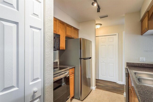 Building Photo - 12293 Sailwinds Dr