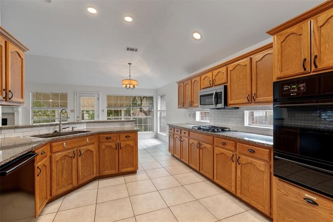 Primary Photo - 7905 Henry Kinney Row