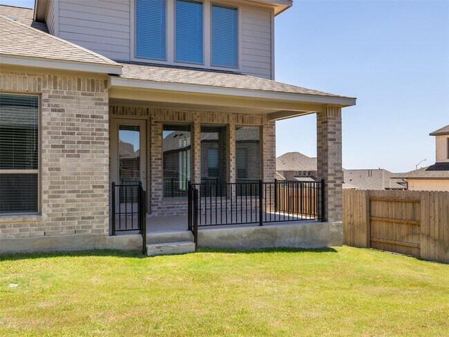 Building Photo - 217 Gary Wayne Dr
