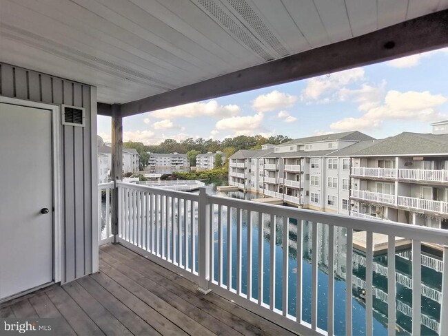 Building Photo - 306 Waters Edge Dr
