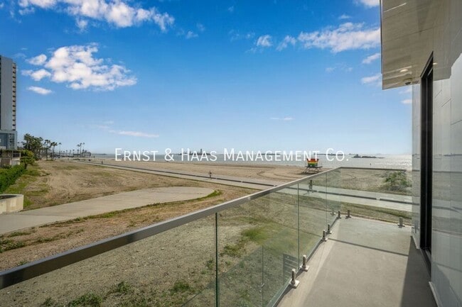 Building Photo - 1724 Bluff Pl