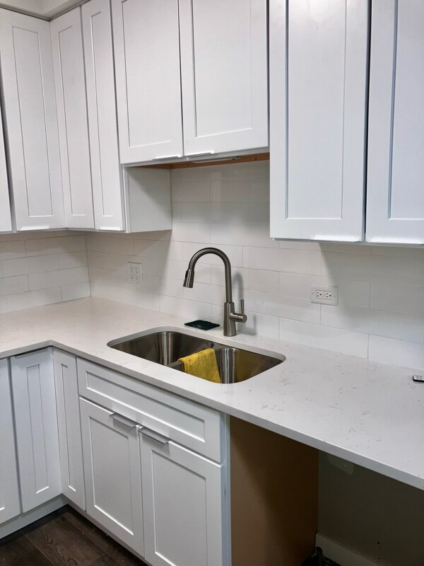 Building Photo - 6634 S Minerva Ave