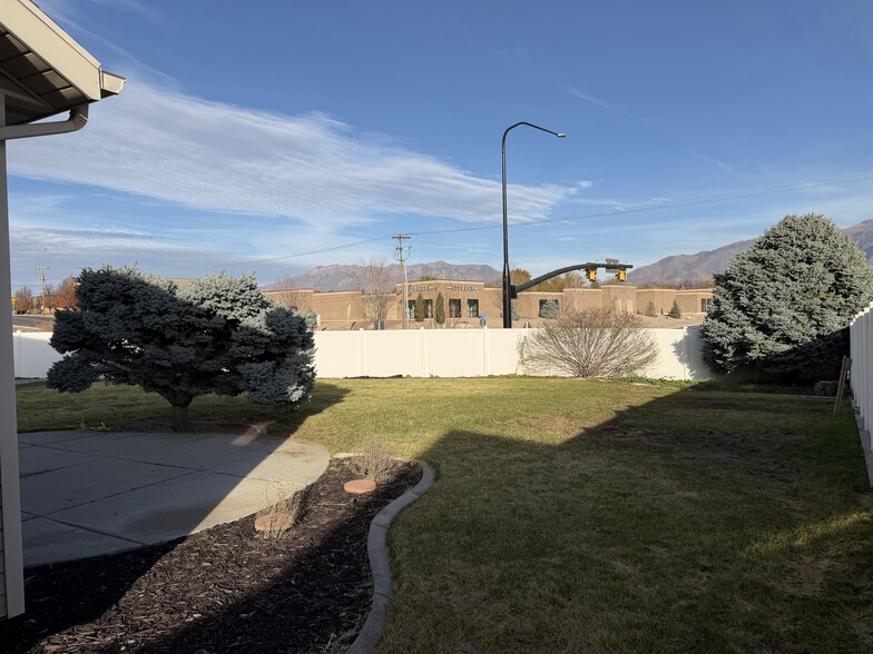 Building Photo - 2177 S 875 E