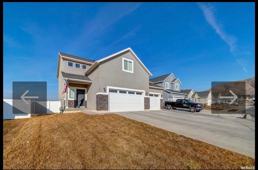 Primary Photo - 2621 E Clarkstone Dr