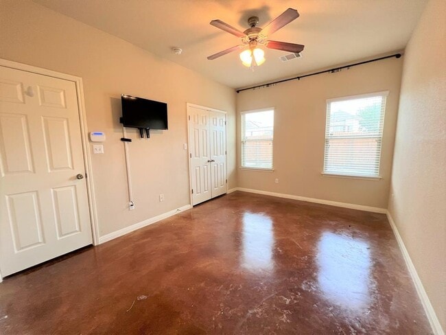 Building Photo - 4505 Senda Ln