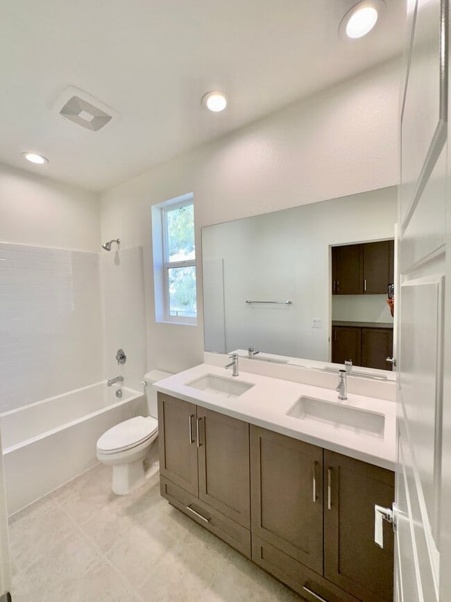 Building Photo - Brand New Townhome Overlooking Mission Valley