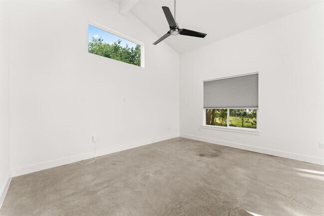 Building Photo - 6201 Caddie St