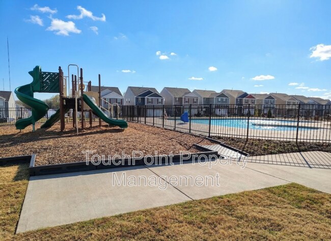 Building Photo - 12028 Zazu Wy