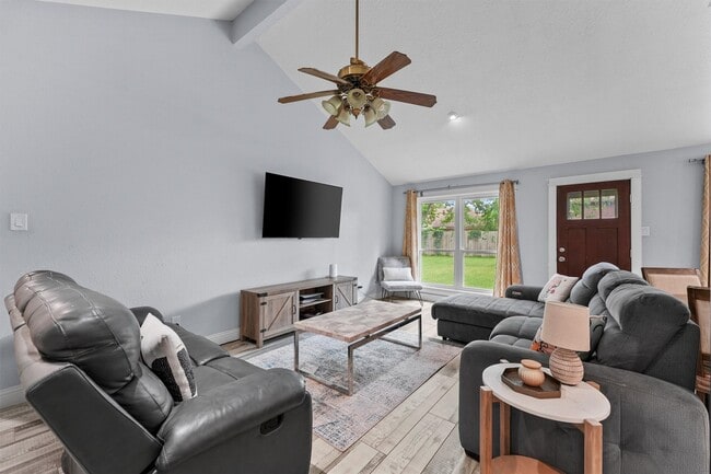 Building Photo - 16906 Rolling Acres Dr