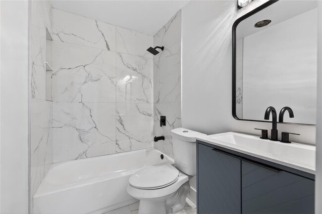 Building Photo - 3206 W Azeele St