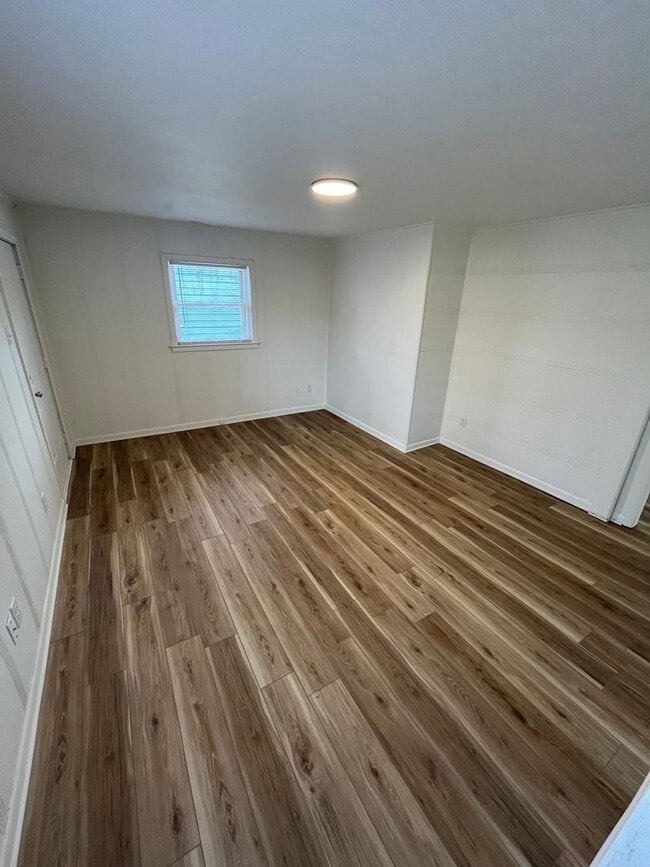 Building Photo - New 2 bedroom listing! MOVE IN SPECIAL