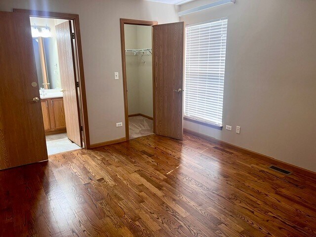 Building Photo - 2213 Carpenter Ave
