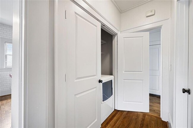 Building Photo - 193 Feld Ave