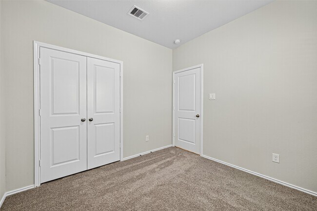 Building Photo - 8915 Field Daisy Ct
