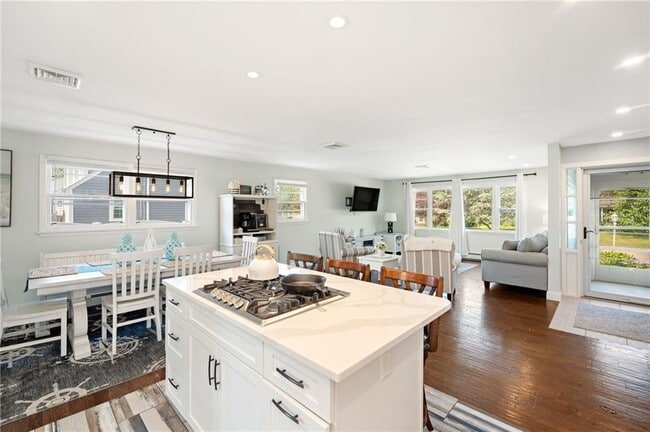 Building Photo - 9 Woodlund Ave
