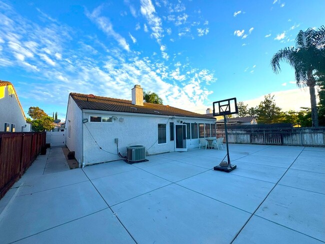 Building Photo - Beautiful Single Story House - OVERSIZED lot in the sought after Vail Ranch Community right in th...