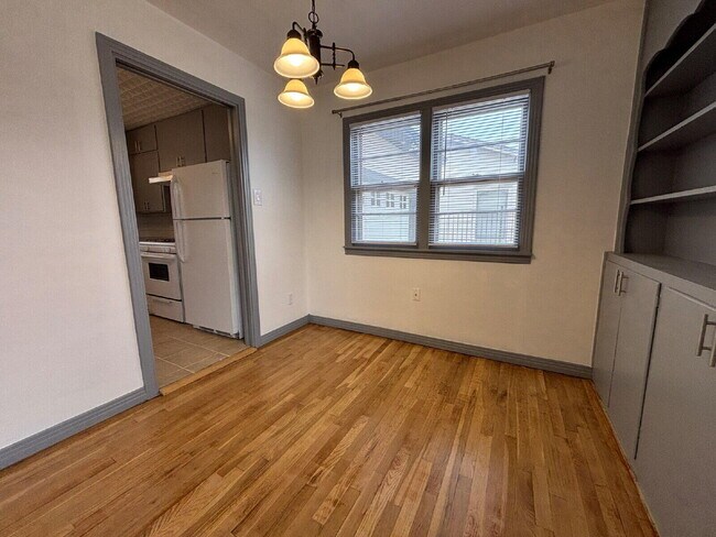 Building Photo - 1915 46th St