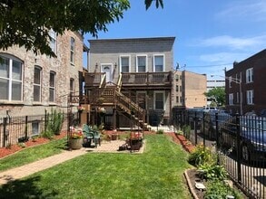 Building Photo - 1027 S Oakley Blvd
