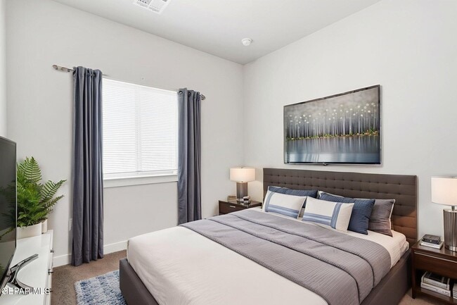 Building Photo - 14813 Tierra Fortaleza Ave