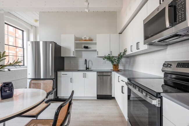 Building Photo - Essex Street Lofts