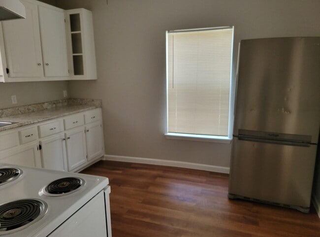 Building Photo - 248 Ray Ave