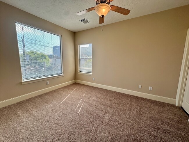 Building Photo - 1205 Birdsall St