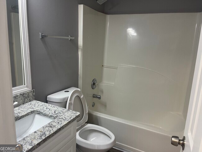 Building Photo - 320 Willow Springs Dr