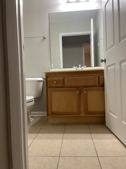 Building Photo - 138 Cambridge Dr