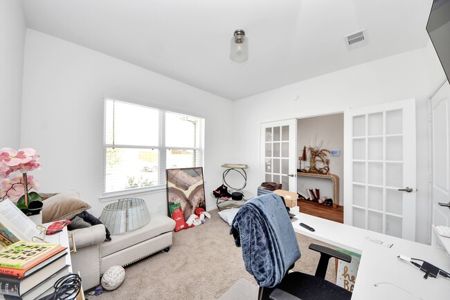 Building Photo - 9447 Klein Ln