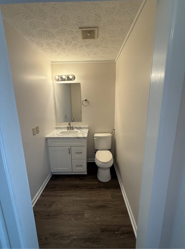 Building Photo - Spacious 3 Bedroom Home with 3 Full Baths – Move-In Ready!