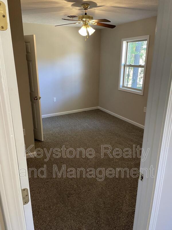 Building Photo - 127 General Buckner Dr