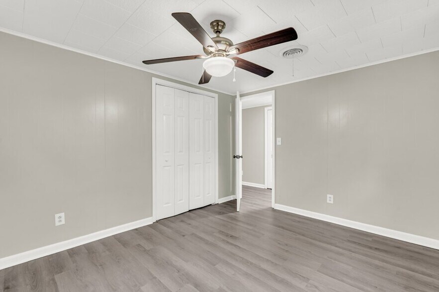 Building Photo - 222 Carr Rd