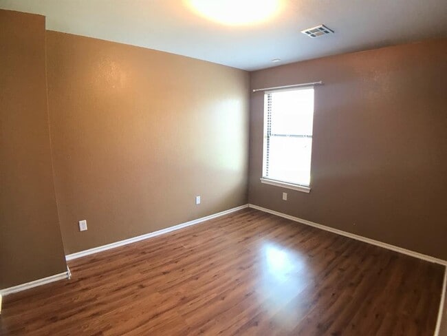 Building Photo - 16224 Panther Way