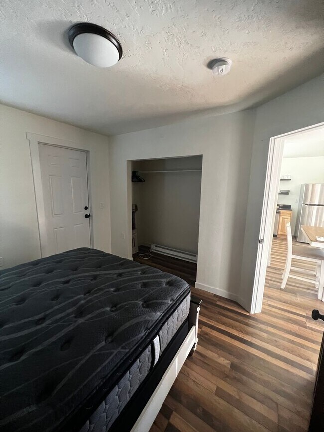 Building Photo - SAM 1718