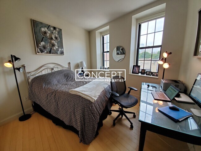 Building Photo - 490 Harrison Ave