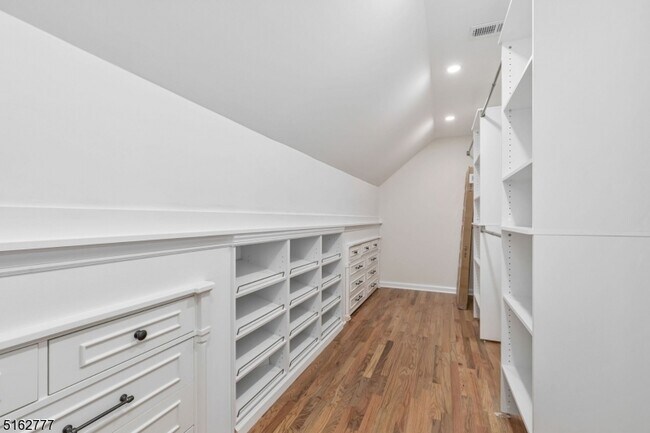 Building Photo - 27 Glenbrook Rd